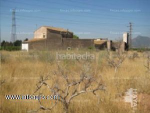 En venta  terreno   industrial  i  sevicios