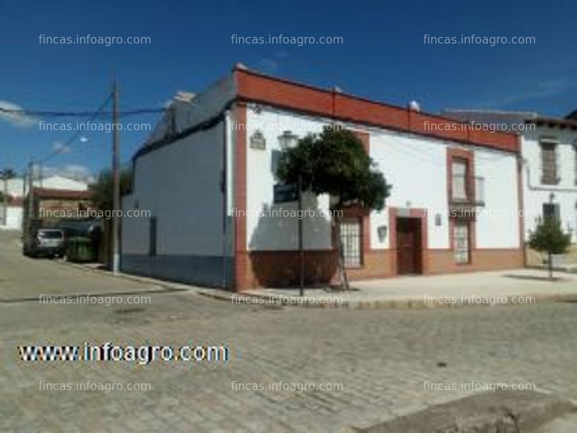 Fotos de A la venta casa de pueblo en calle principal el garrobo, sevilla