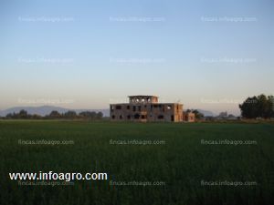 En venta casa grande con parcela