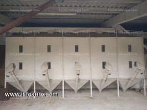A la venta estación de molinería con mezcladora, silos y sinfines