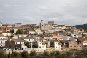 A la venta terreno rustico en torremanzanas junto al pueblo