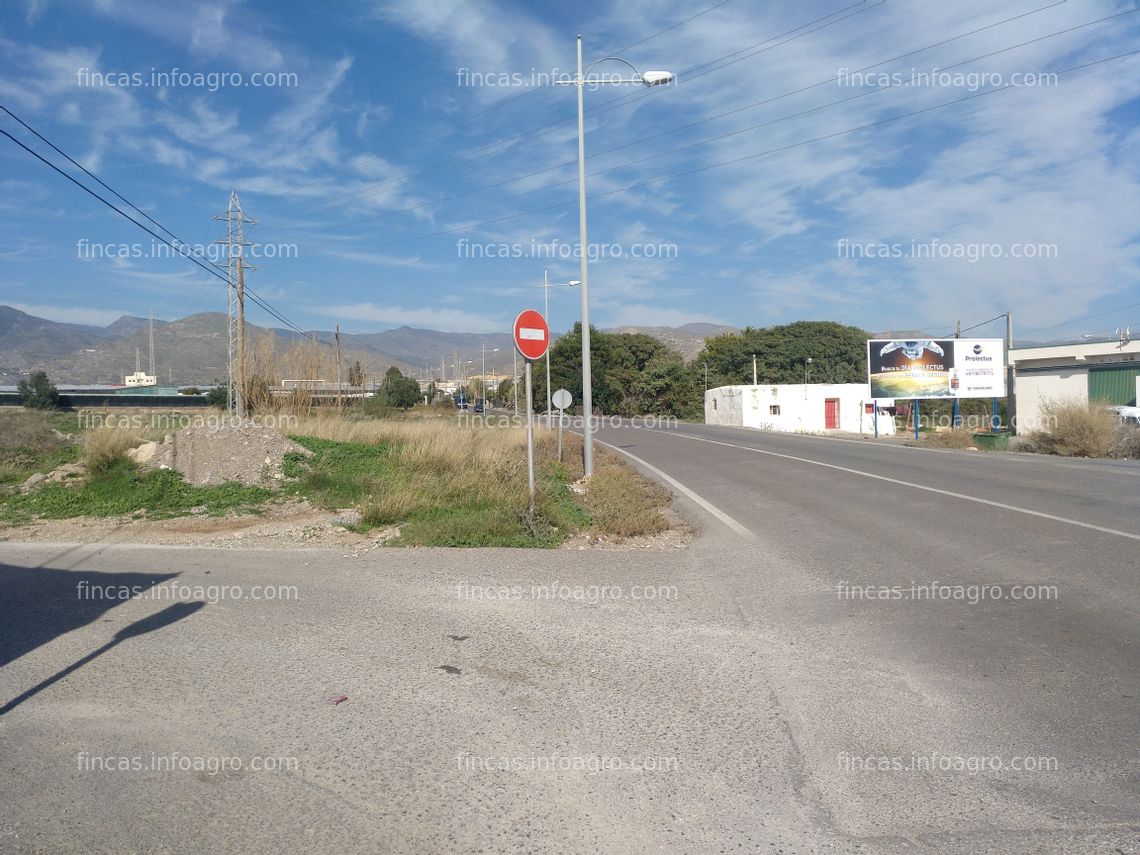 Fotos de En alquiler Parcela rustica junto a la ciudad del transporte.