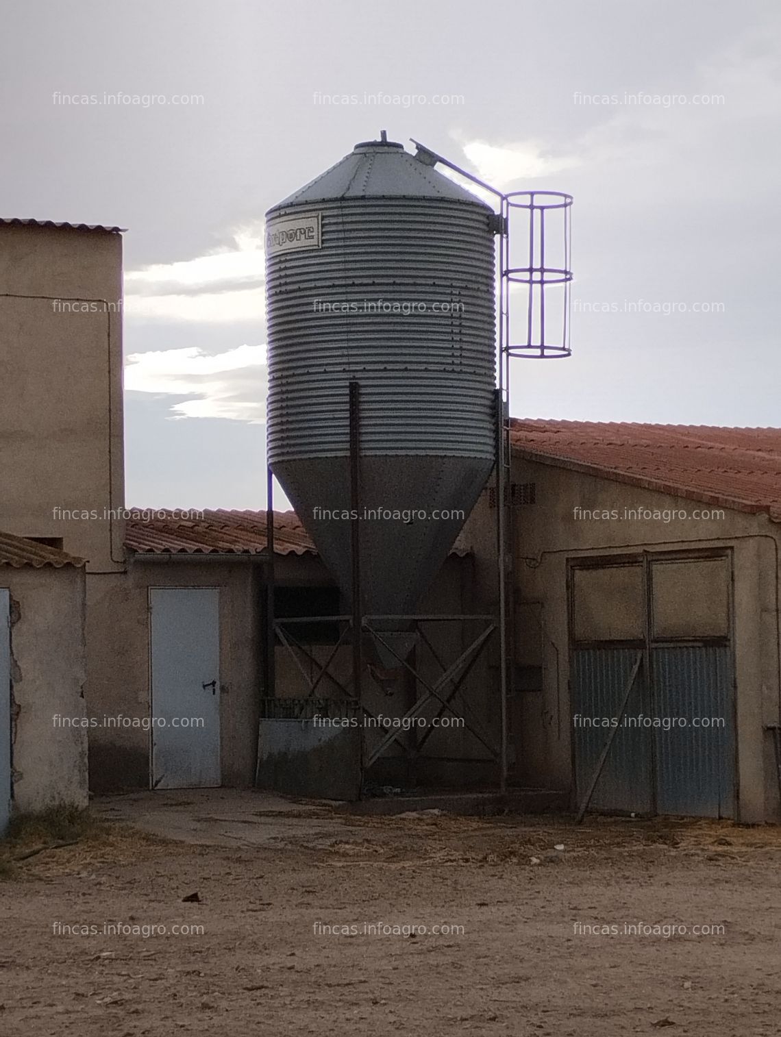 Fotos de Vendo Explotación de ganado porcino 