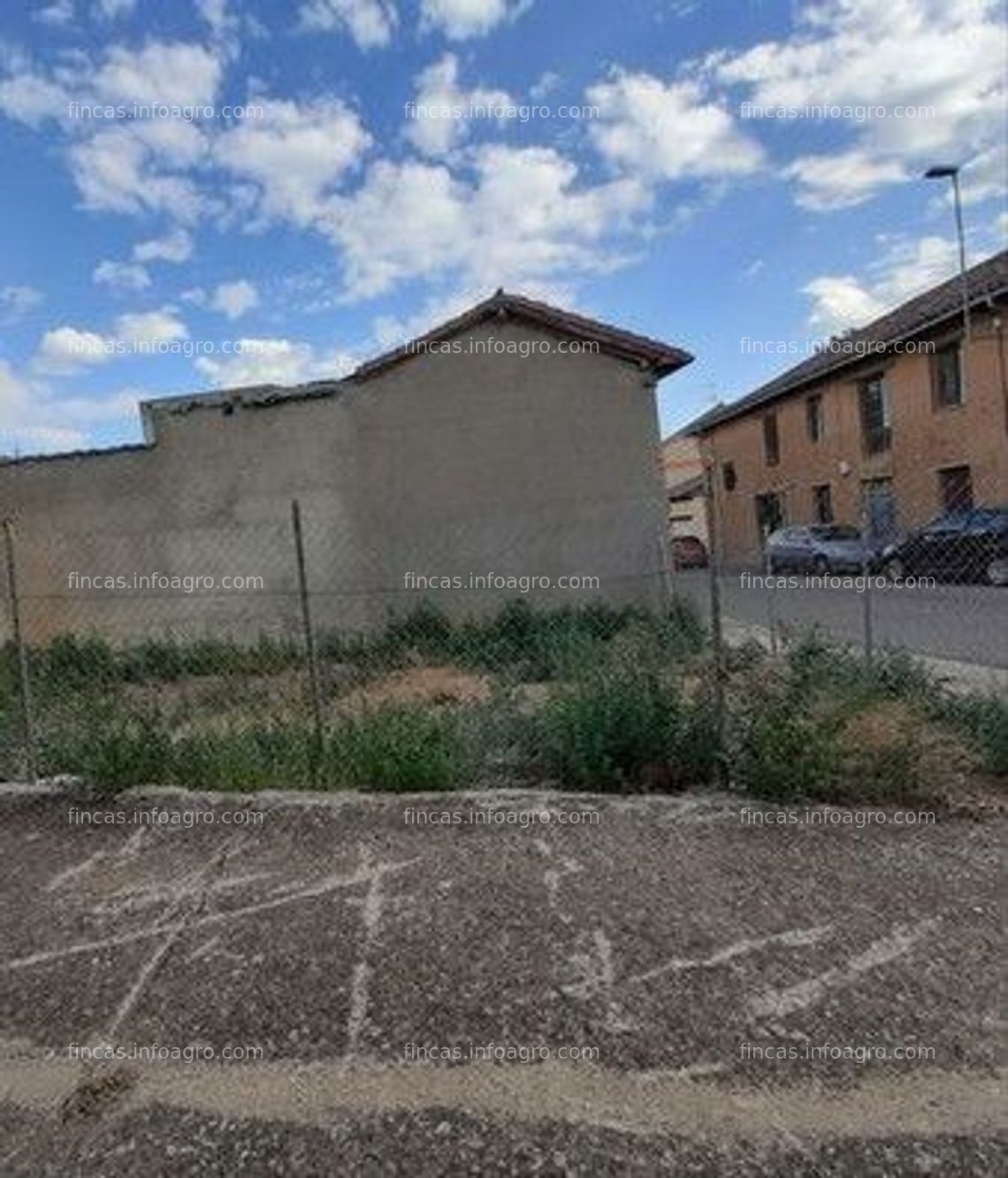 Fotos de Se vende solar urbano en Ardón. León