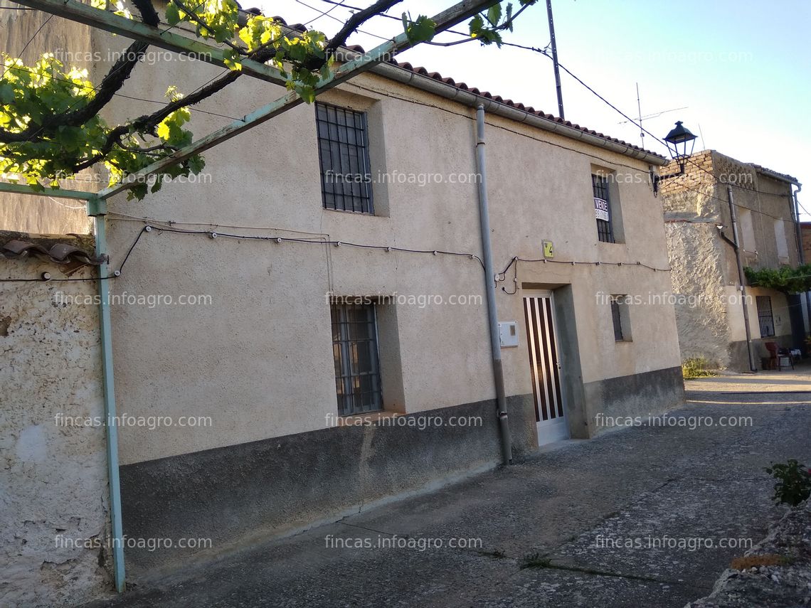 Fotos de A la venta  casa con huerto y parcela en Sierra de Segura. Yeste. Albacete.     