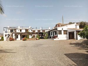 A la venta Costa Calida, Murcia, Aguilas - Finca con mucho construccion y cuadras para vender