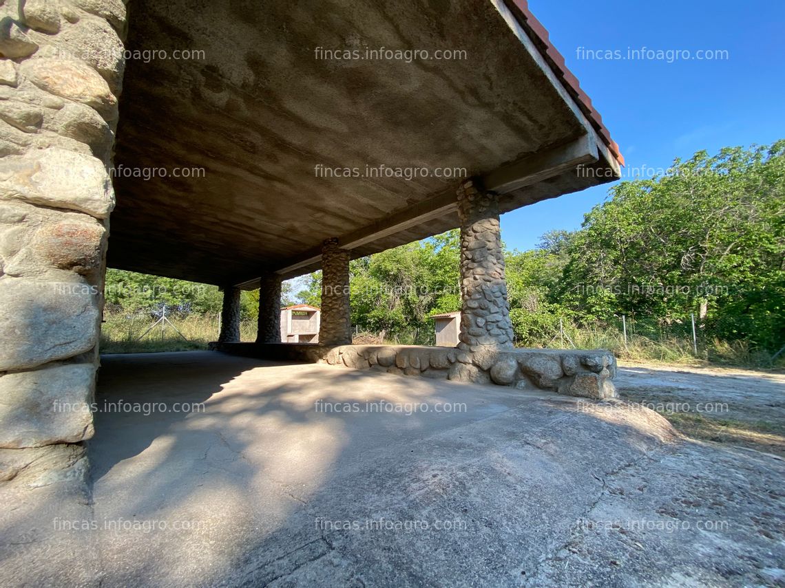 Fotos de Vendo finca rústica con casa de piedra