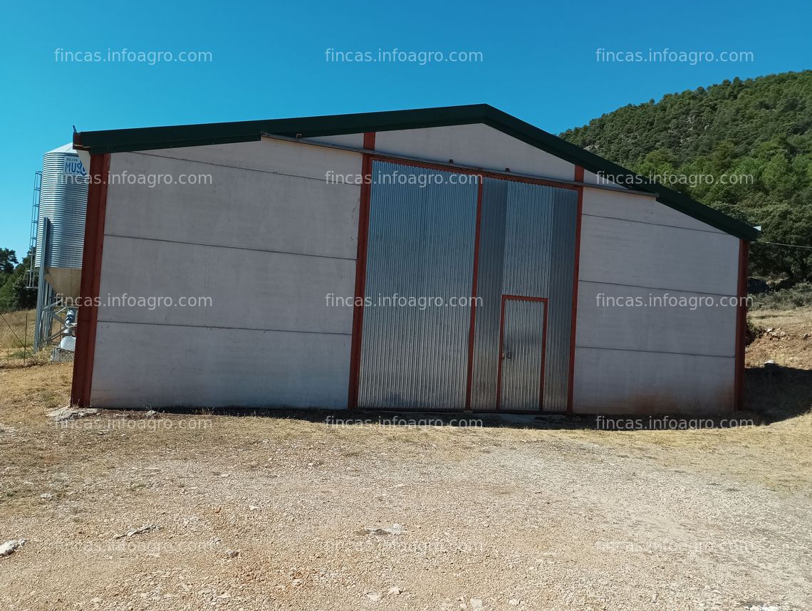 Fotos de En venta  O  nave ganadera CON PASTOS, en dos municipios en Cuenca Valdemoro y Valdemorillo-Sierra. 750m, almacén, vallada 6000m, agua, junto a la carretera