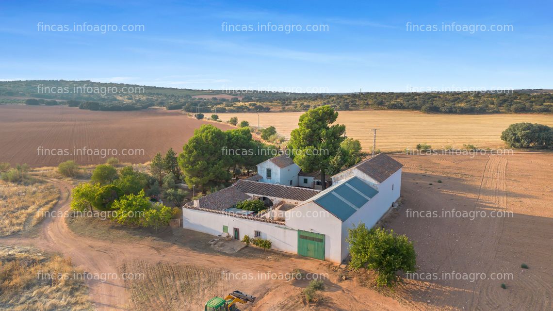 Fotos de Se vende finca de caza, agricola y hotel rural B&B cerca De Ciudad Real